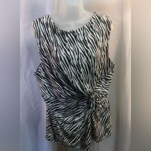 Chaus sleeveless knit black and white with ruching size XL